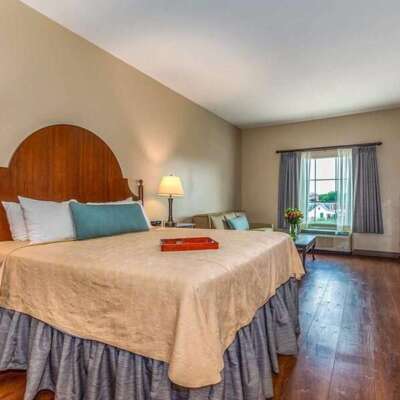 Kingsuite63eea506af774edited 651caafb74c55